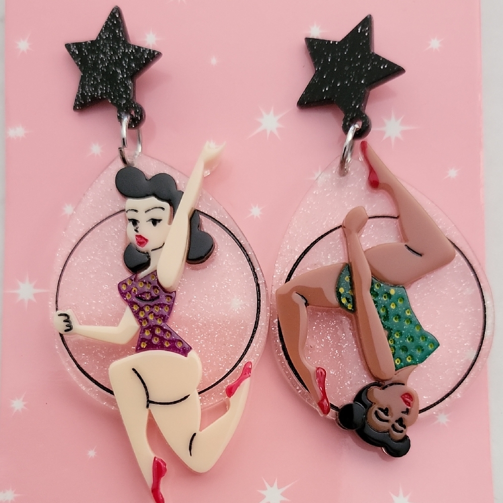 Retro Star Dangle Earrings